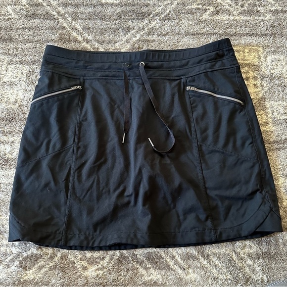 Athleta Pants - Athleta Metro Skort Black 15” Built In Shorts